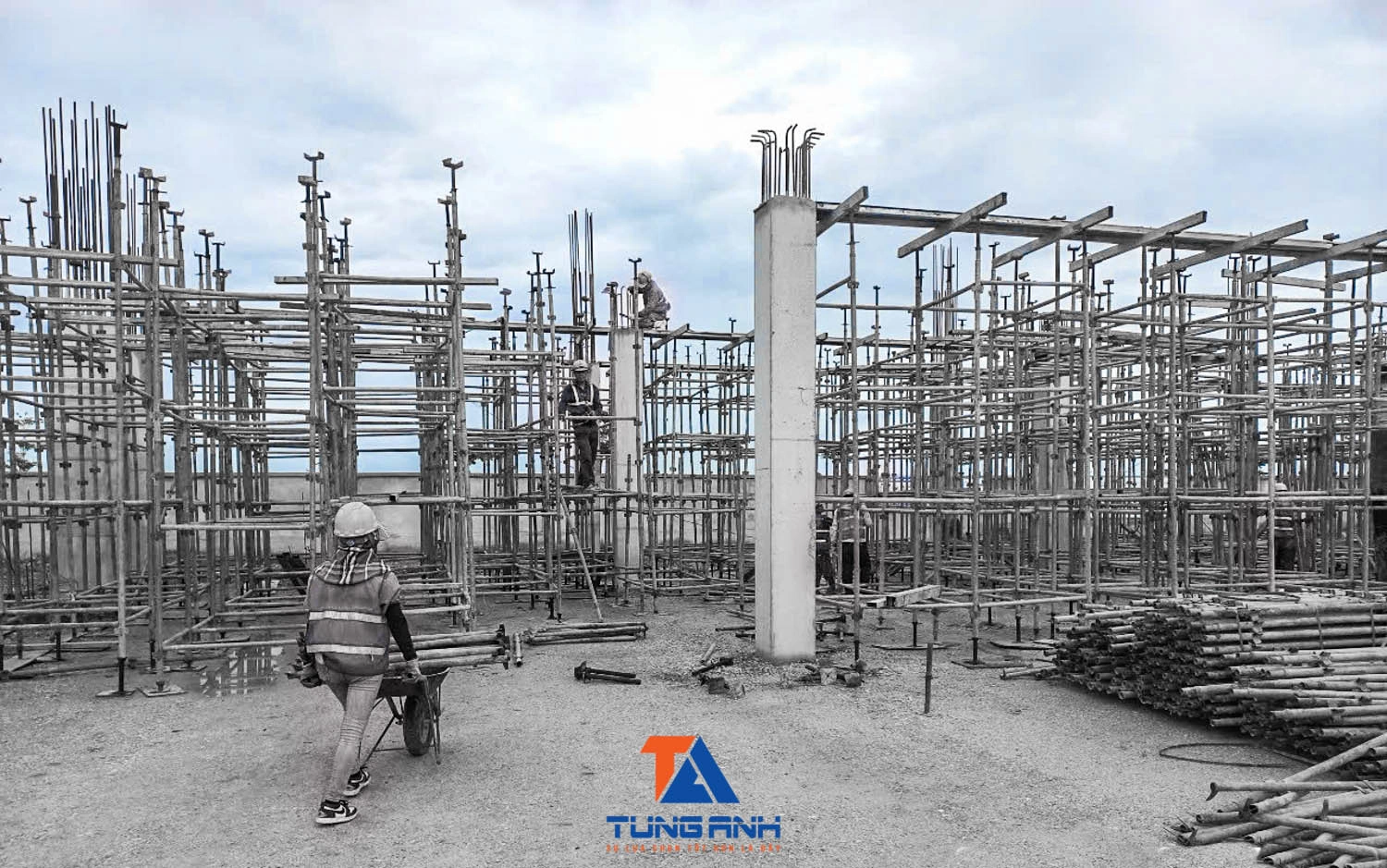 hệ giàn giáo nêm chống sàn tại công trình nhà máy dệt may Thanh Hóa