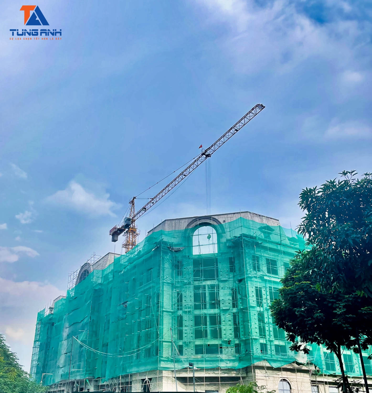 GIÀN GIÁO XÂY DỰNG TẠI CÔNG TRÌNH UBND QUẬN CẦU GIẤY, HÀ NỘI